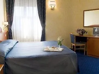 Otel Laura 2*